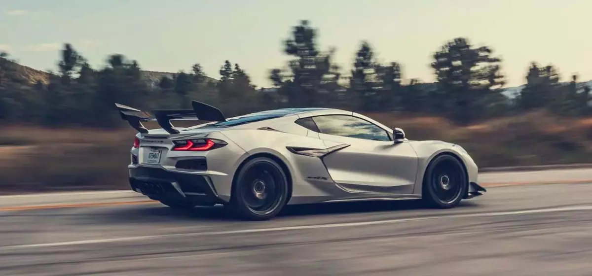 2026 Chevrolet Corvette ZR1X: Unbridled Power and Engineering Excellence