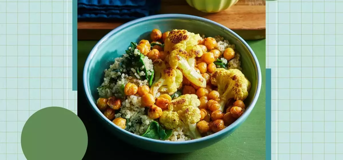 The Ultimate High-Fiber Lunch: Roasted Chickpea Curry Bowl