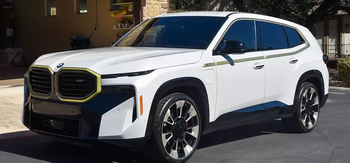 2024 BMW XM: A Powerful Luxury Hybrid SUV with Significant Value
