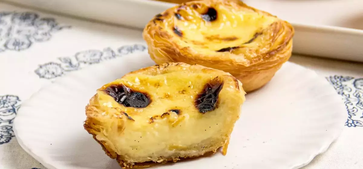 The Art of Portuguese Custard Tarts: Crafting the Perfect Pasteis de Nata at Home
