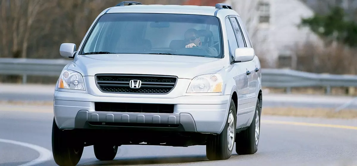 A Comprehensive Look at the 2003 Honda Pilot EX: Redefining the Mid-Size SUV Segment
