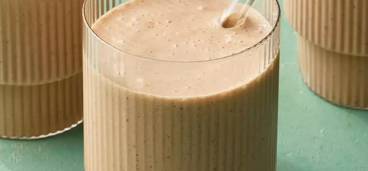 Velvety Almond Butter Chocolate Banana Smoothie: A Protein-Packed Delight