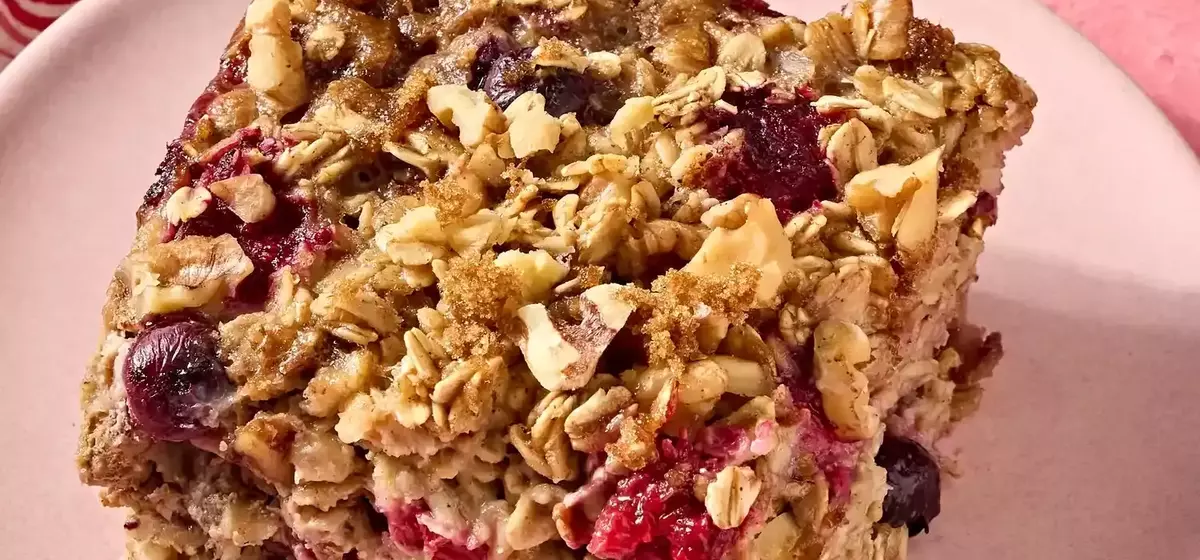 Delicious and Healthy Mixed Berry-Walnut Baked Oatmeal