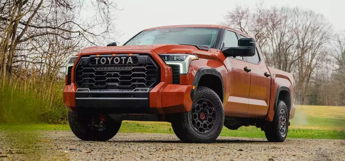 Toyota Reportedly Developing 'Hammer' Pickup to Rival Ford Raptor
