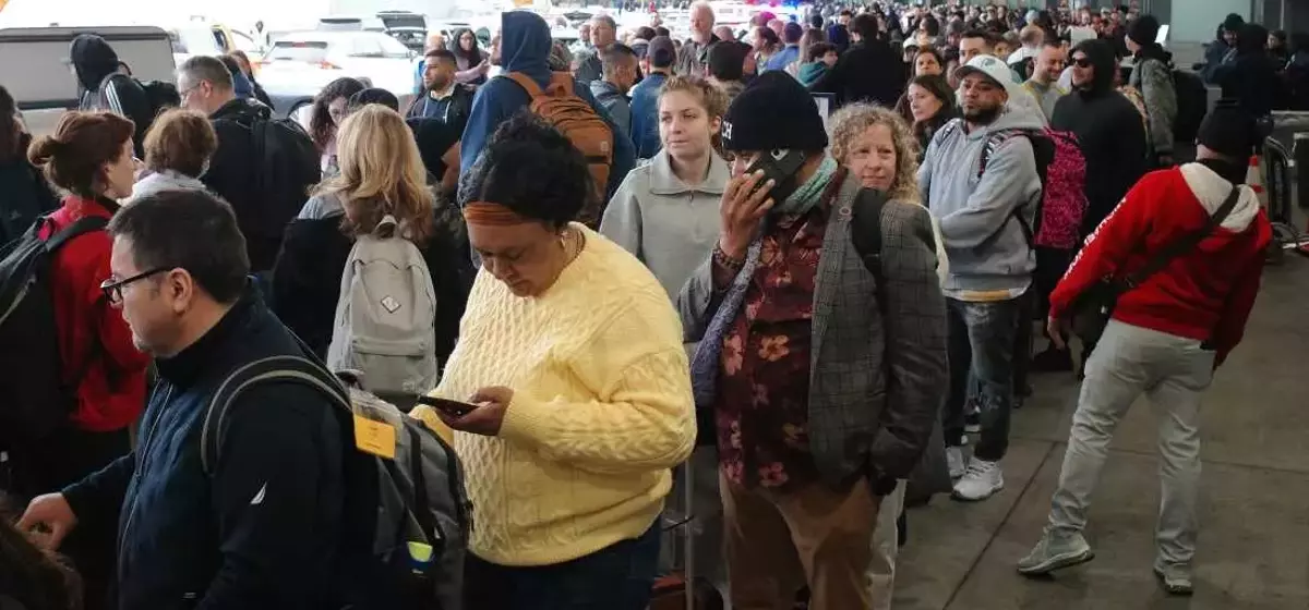 Navigating Airport Security: Strategies for Flight Delays and Rebooking