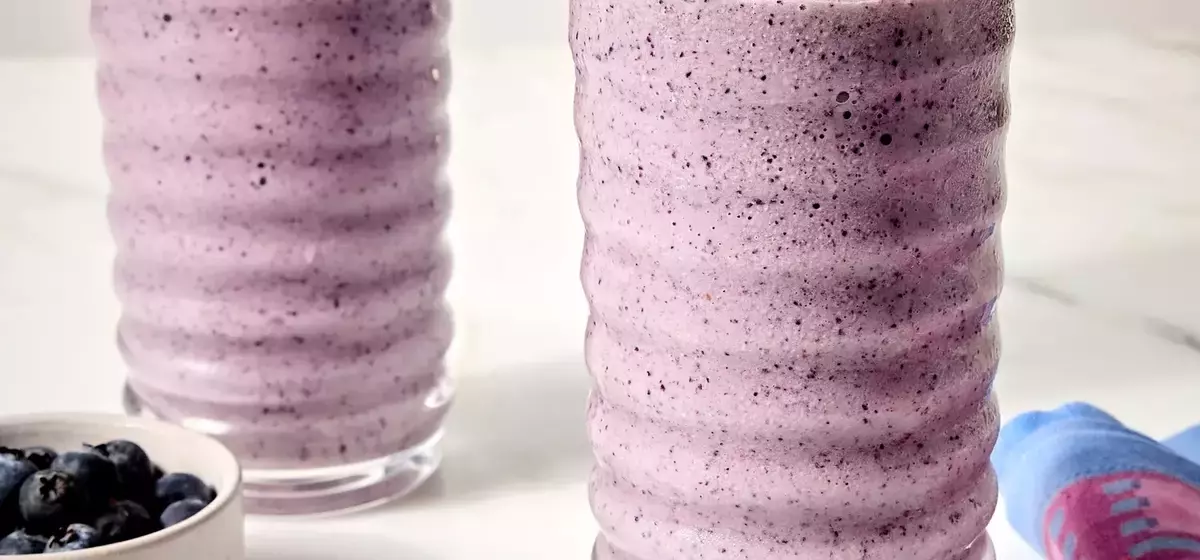 Wholesome Blueberry Oatmeal Smoothie: A Nutritious Start to Your Day