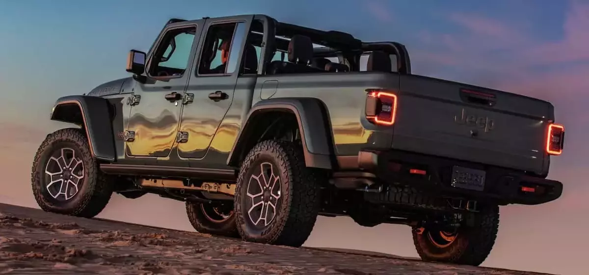 Jeep Gladiator Manual Transmission Expected to Return