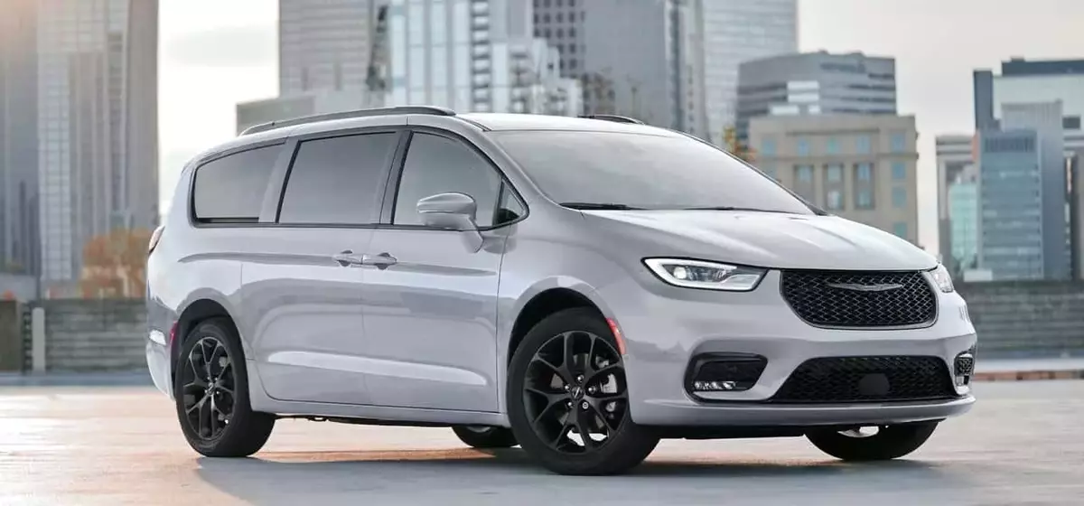 Chrysler Minivans Recalled for Airbag Defect