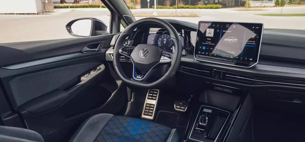 2026 Volkswagen Golf R: Euro Style Package Enhancements