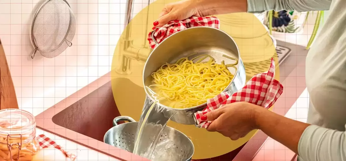 The Great Pasta Debate: To Rinse or Not to Rinse?