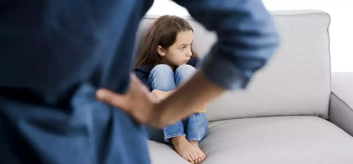 Understanding Authoritarian Parenting: Characteristics, Benefits, Drawbacks, and Alternatives