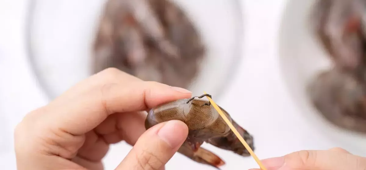 Expert Prawn Preparation: Four Essential Methods for Deveining