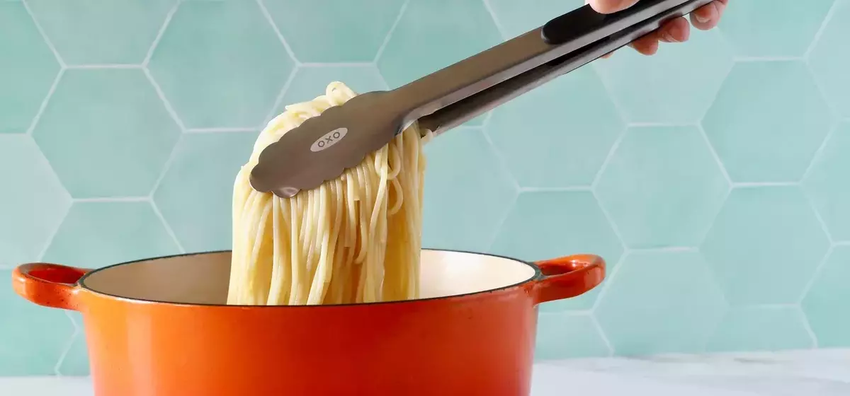 The Ultimate Guide to Kitchen Tongs: Choosing the Best for Your Culinary Needs
