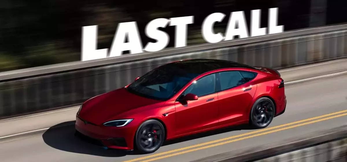Tesla Launches Exclusive Signature Series for Model S and X as Production Nears End
