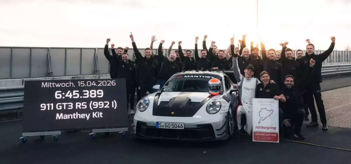 Porsche 911 GT3 RS with Manthey Kit Conquers Nürburgring