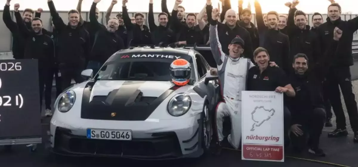 Porsche 911 GT3 RS with Manthey Kit Dominates Nürburgring, Outperforms High-Powered Rivals