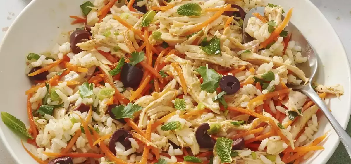 Quick Herbed Chicken Salad: A Wholesome 10-Minute Meal