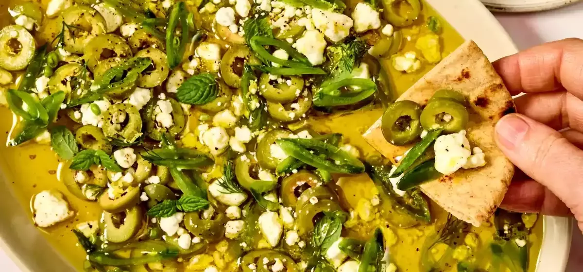 Fresh Olive Oil Dip with Herbs and Goat Cheese