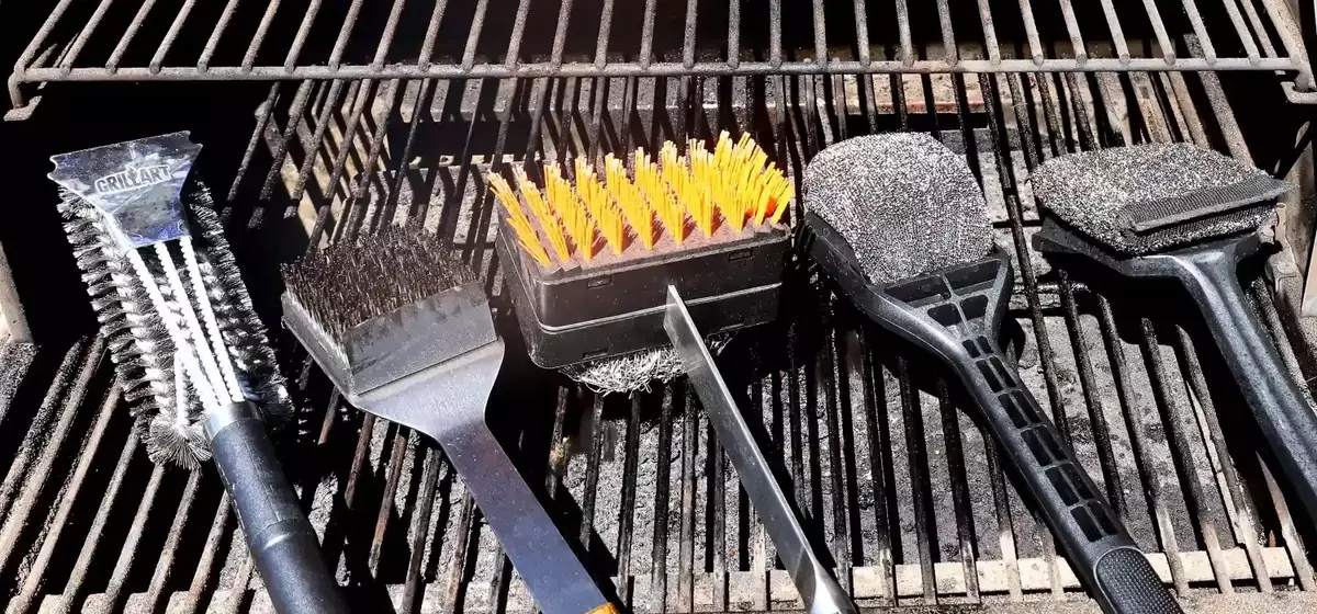 The Ultimate Guide to Grill Brushes: Cleaning Your Grill with Ease