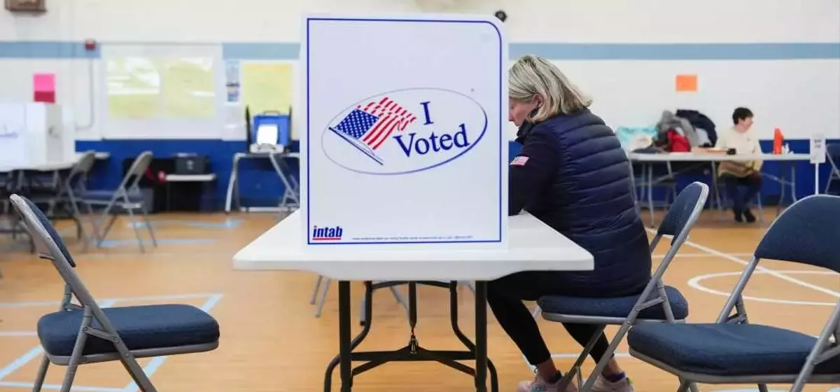 Virginia Voters Back Democratic Redistricting Efforts
