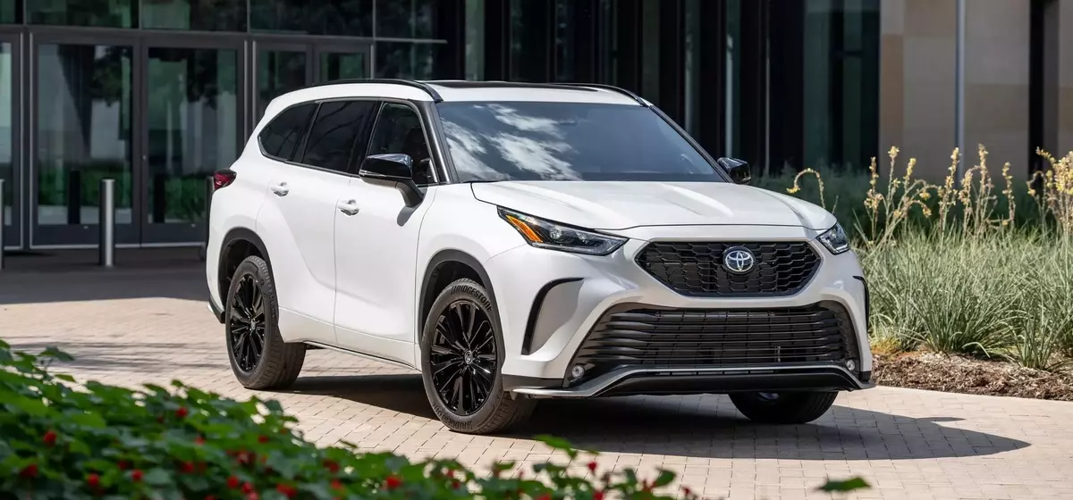 2026 Toyota Highlander: An In-depth Review of Performance, Features, and Value