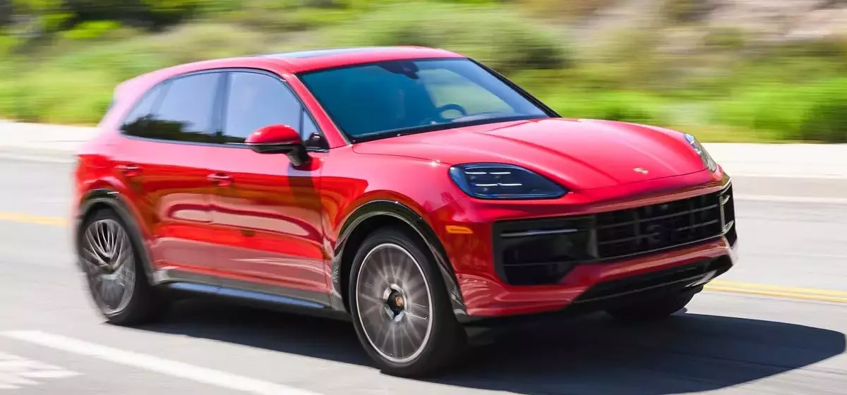 2027 Porsche Cayenne / Cayenne Coupe: Performance, Luxury, and Versatility
