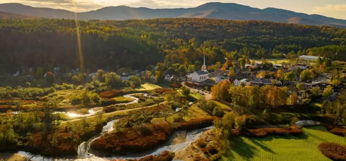 Beyond the Slopes: Top Mountain Towns for Summer Family Adventures