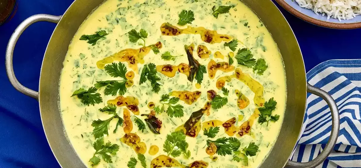 Crafting Kadhi: A Tangy and Flavorful Chickpea-Yogurt Stew