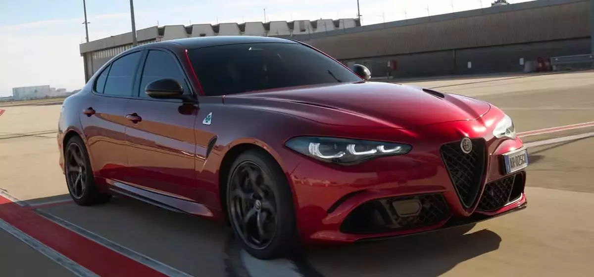Alfa Romeo's Electrification Strategy: Balancing EVs and Hybrids