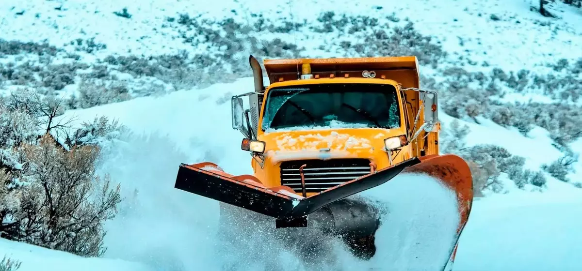 Winter Storm Alert: Heavy Snow and Strong Winds Forecast for Western US