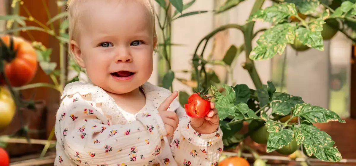 22 Girl Names Evoking Summer Vibes