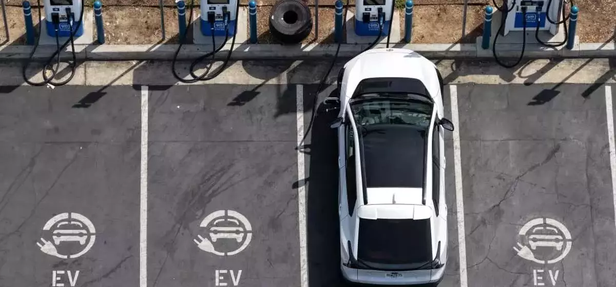 Electric Vehicle Performance in Extreme Temperatures: AAA's Latest Findings