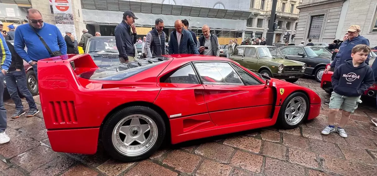 Piazza Affari: Milan's Unconventional Car Enthusiast Gathering