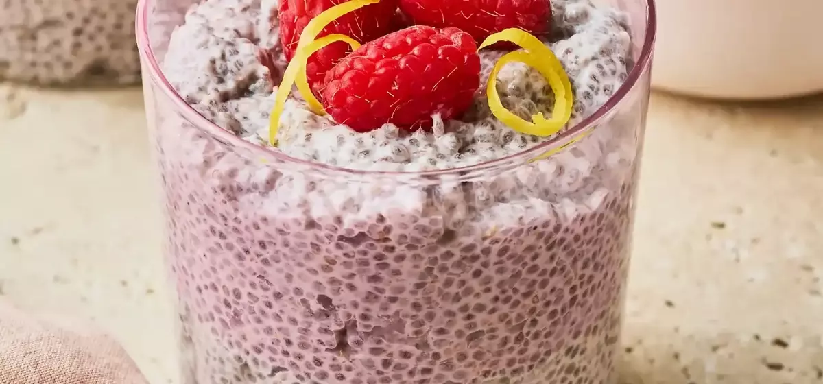 Velvety Raspberry Chia Pudding: A Nutrient-Rich Delight