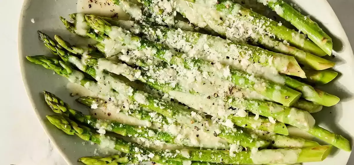 Cacio e Pepe Asparagus: A Flavorful and Healthy Side Dish