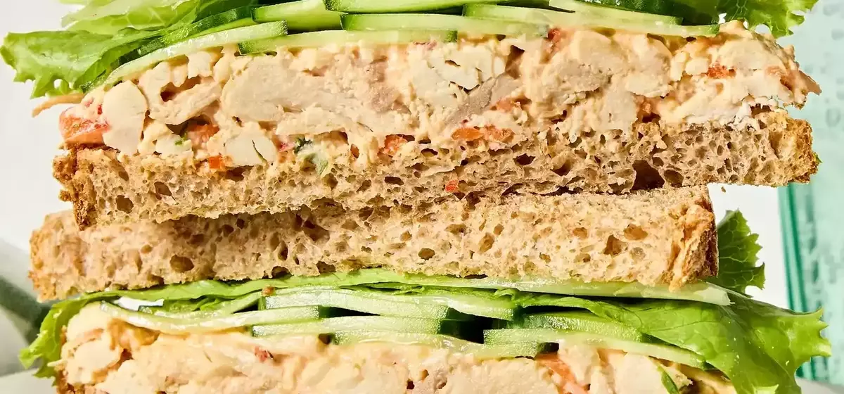 Spicy Chicken Salad Sandwich: A Flavorful and Healthy Lunch Option
