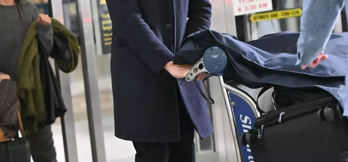 Tom Hiddleston's Impeccable Airport Style