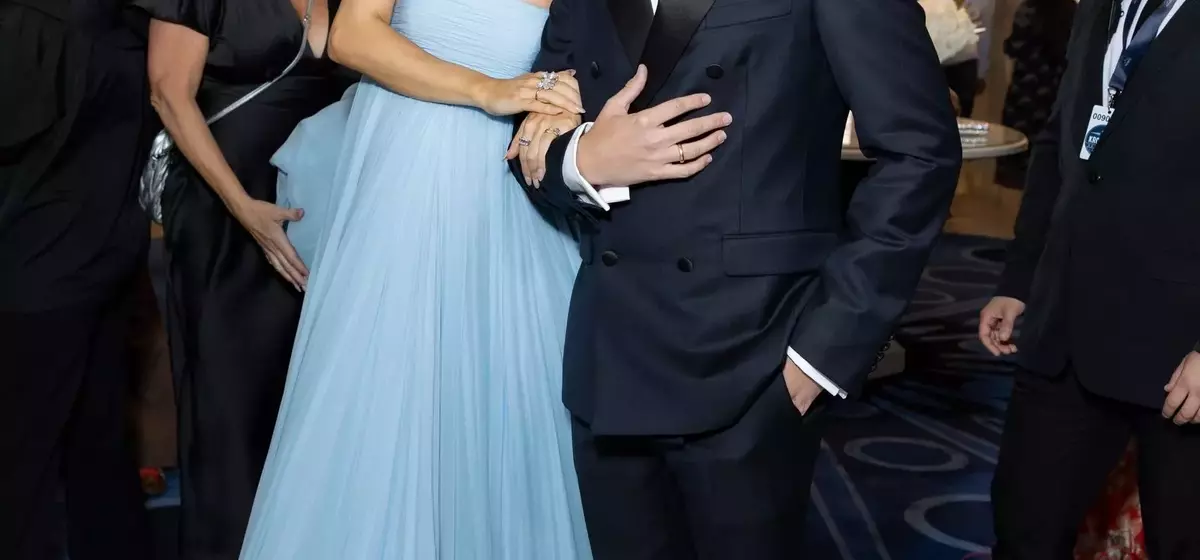 Barbara Palvin and Dylan Sprouse Expecting First Child