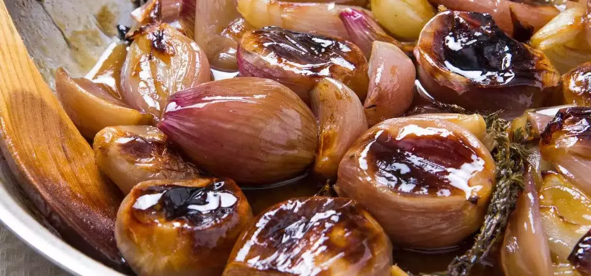 Mastering Sweet and Tangy Glazed Roasted Shallots