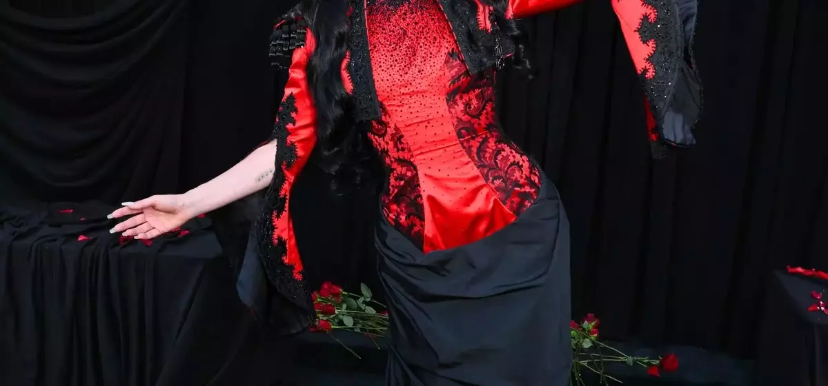 Lady Gaga's Homage to Alexander McQueen: A Theatrical Fashion Statement