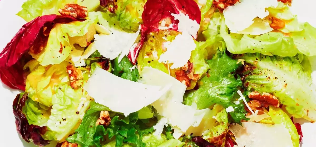 The Art of Crafting a Perfectly Balanced Green Salad