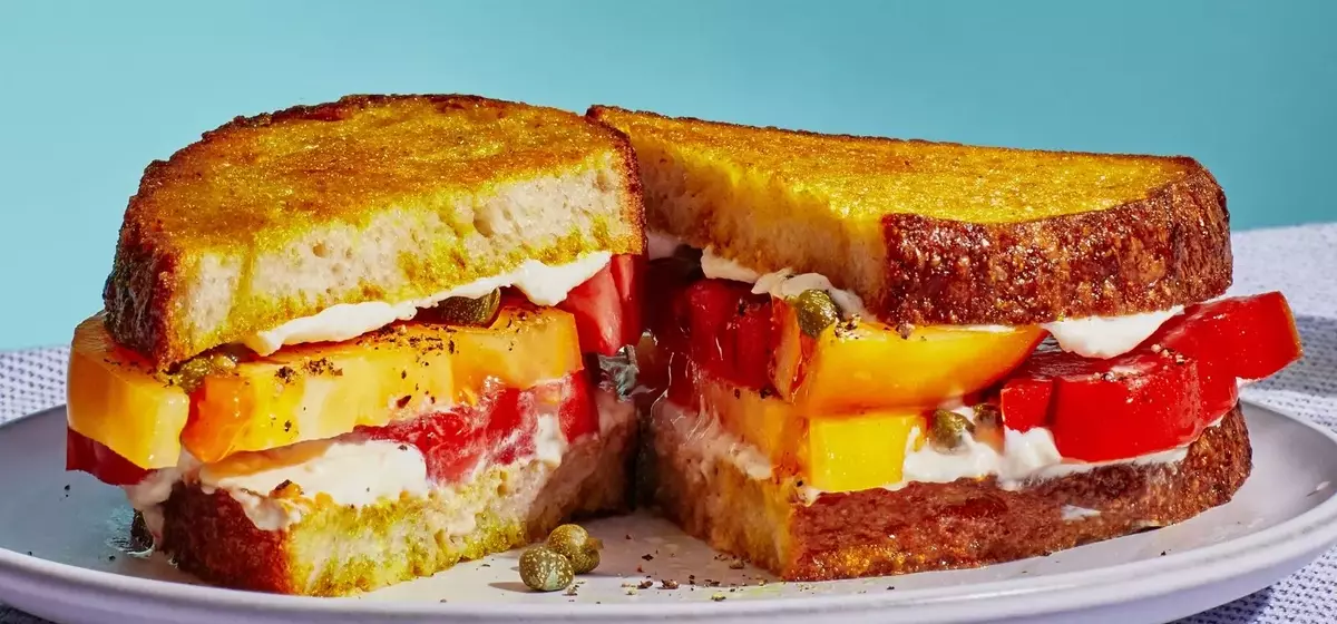 Exploring the World of Heirloom Tomatoes: A Comprehensive Guide