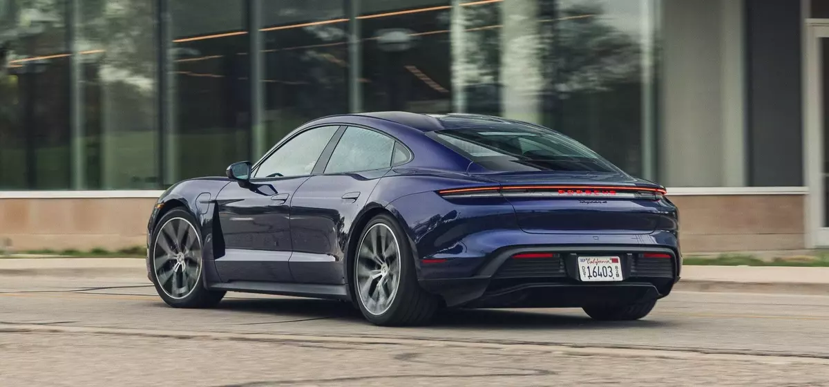 The 2025 Porsche Taycan 4: A Refined Electric Driving Experience