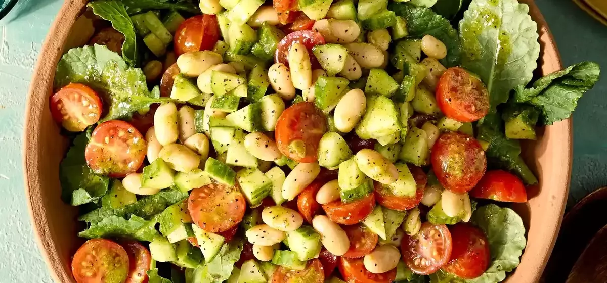 Quick and Healthy Tomato, Cucumber & White Bean Salad with Chive Vinaigrette
