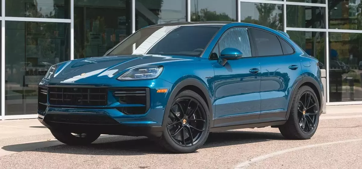 2027 Porsche Cayenne Hybrid Review