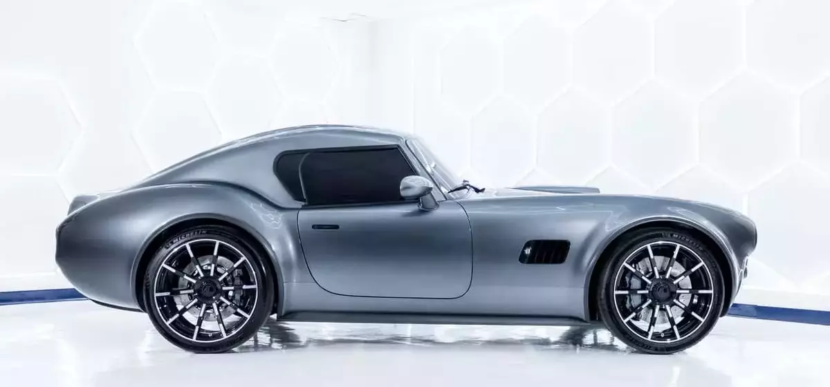 AC Cars Unveils the 720-hp Cobra GT Coupe, a British Icon Reborn