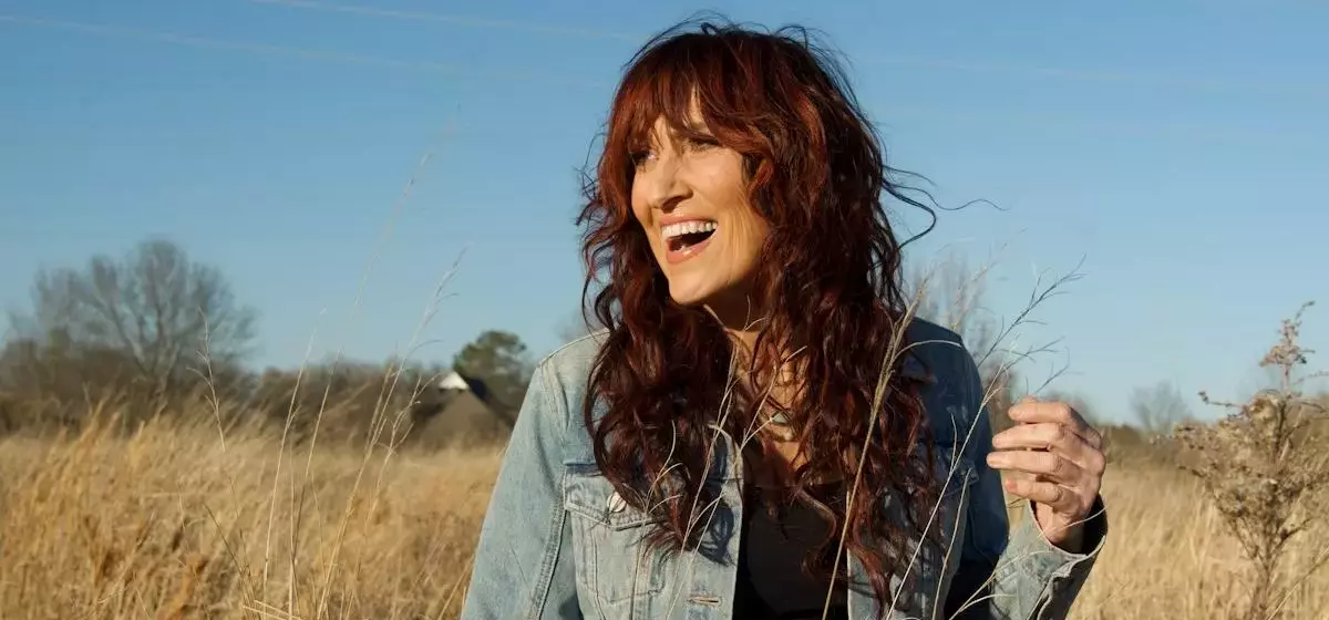Jo Dee Messina Returns with "Bridges" After a Decade-Long Hiatus