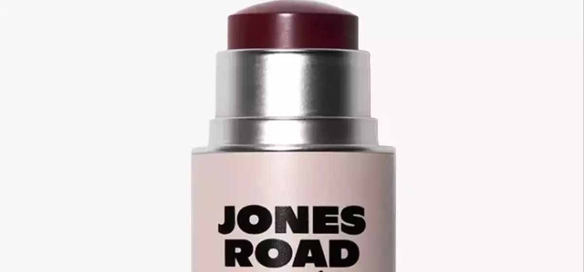 Achieving Youthful Radiance: Bobbi Brown's Blush Secrets for Ageless Skin