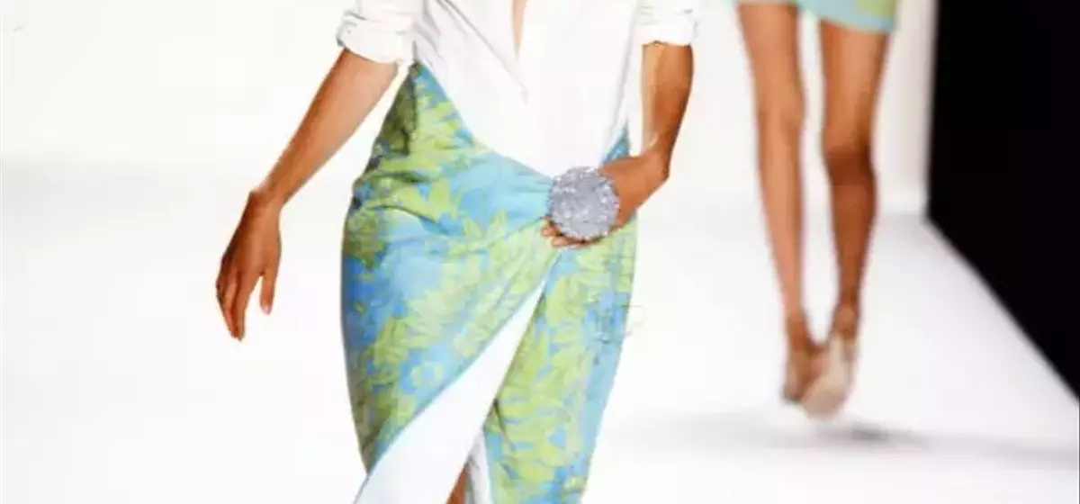 The Elevated Comeback: Heeled Flip-Flops Redefine Summer Chic