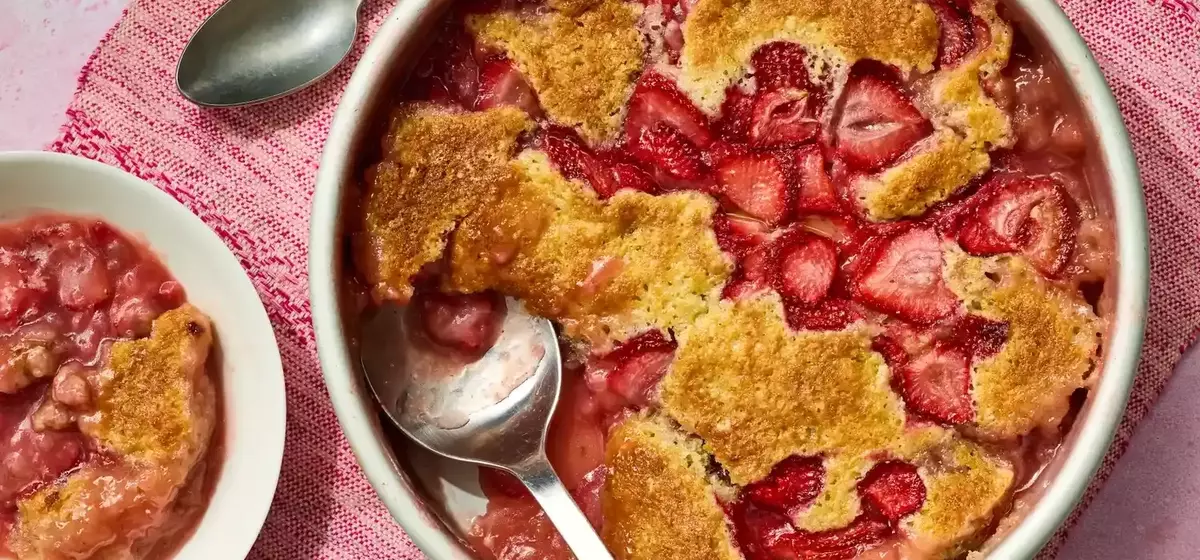 Innovative Strawberry Spoon Cake: A Culinary Delight